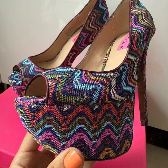 Betsey Johnson Colorful Zigzag Platform Heels NEW - Picture 8 of 11